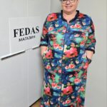 Жіночий довгий яскравий халат з рюшами 0107